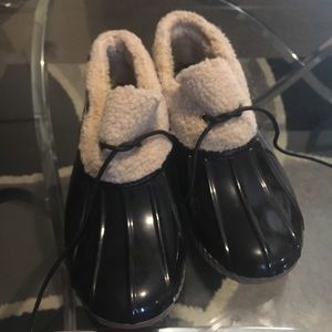 Winter duck shoes